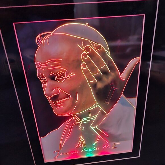 VTG Pope John Paul II Color-Changing Frame - Picture 10 of 15